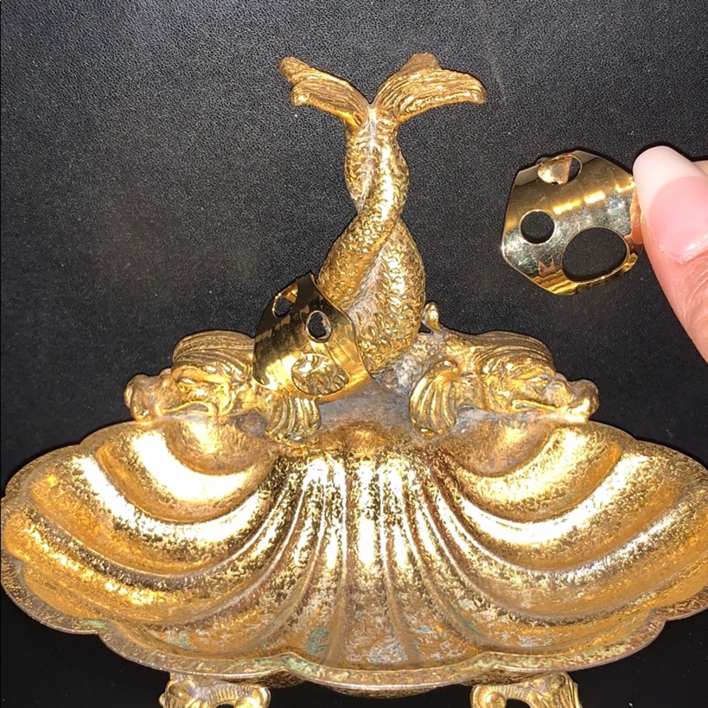 Vintage: Gold Swiss Cheese like Earrings